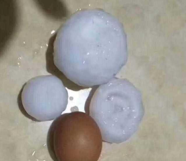 日系车真不安全吗德系美系谁更抗造看冰雹后被砸的车就明白了