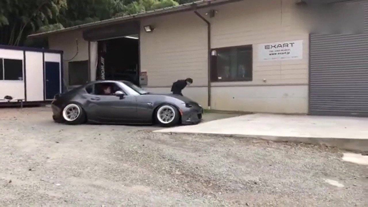 底盘这么低，开着还不够受罪的，这就是我不买跑车的原因