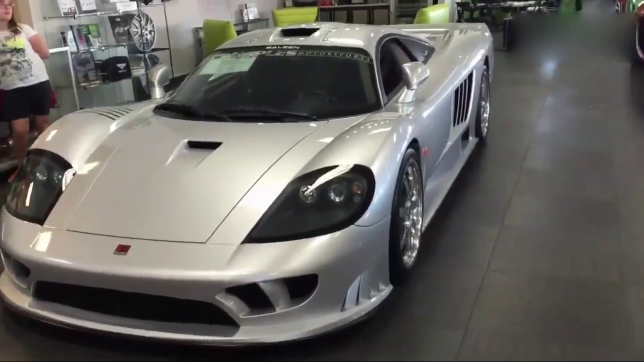 八千万的超级跑车露出方向盘后，兰博基尼都瞬间失色