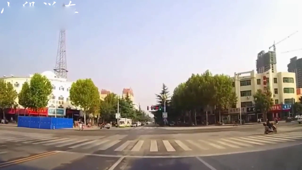 宁愿多等一分钟，也不要闯红灯，出租车大哥当场泪奔