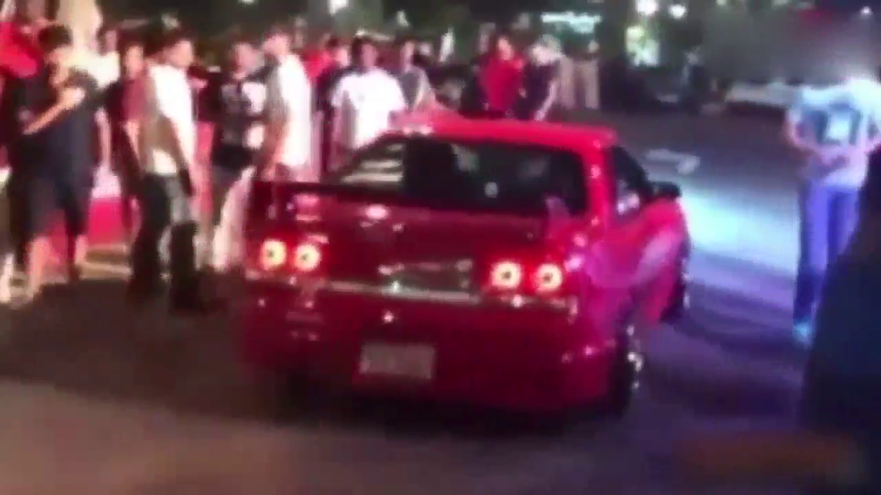 这样的改装车起步动静太大，一点也不低调