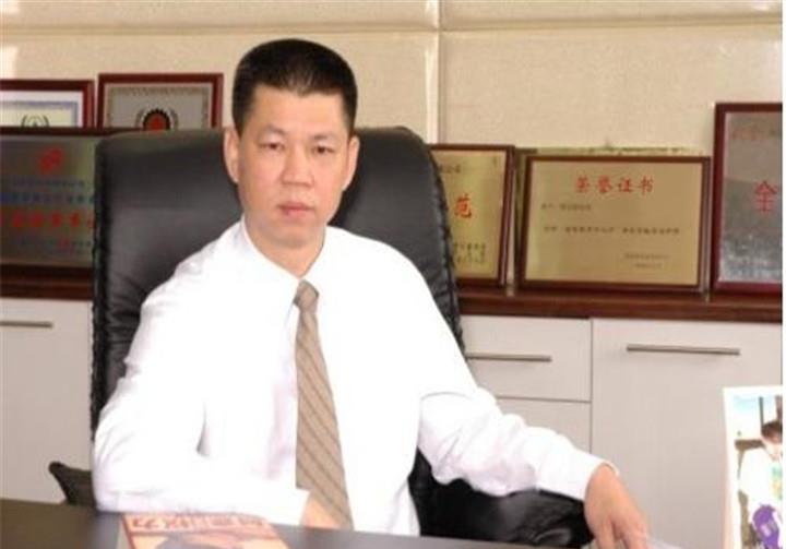 元到如今的辉煌,他就是德尔惠董事长丁明亮