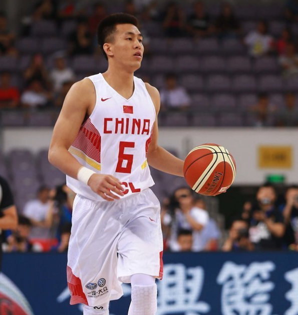 周琦正式回归CBA,加盟辽宁男篮,联手郭艾伦问
