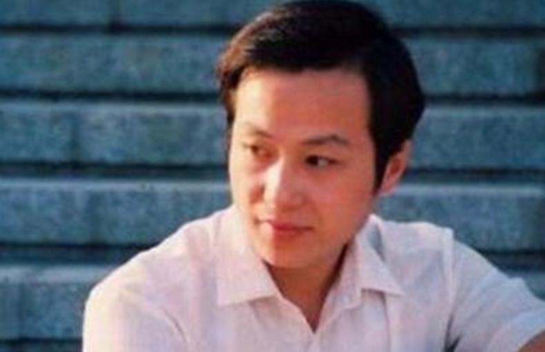 他在播音25年零失误，去世让人感到惋惜如今妻子已再婚