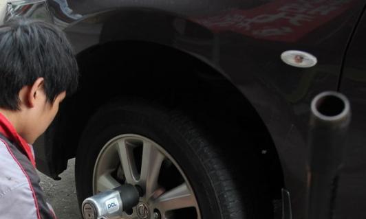 保养项目做得越多越好？资深修车工曝内幕：3个项目就是忽悠人