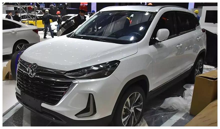 家族再添新丁，北京汽车全新SUV亮相，打开车门才是档次的展现