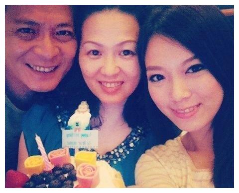 靖哥哥黄日华的女儿竟是她！美貌宛如郭襄，任性恰似郭芙！