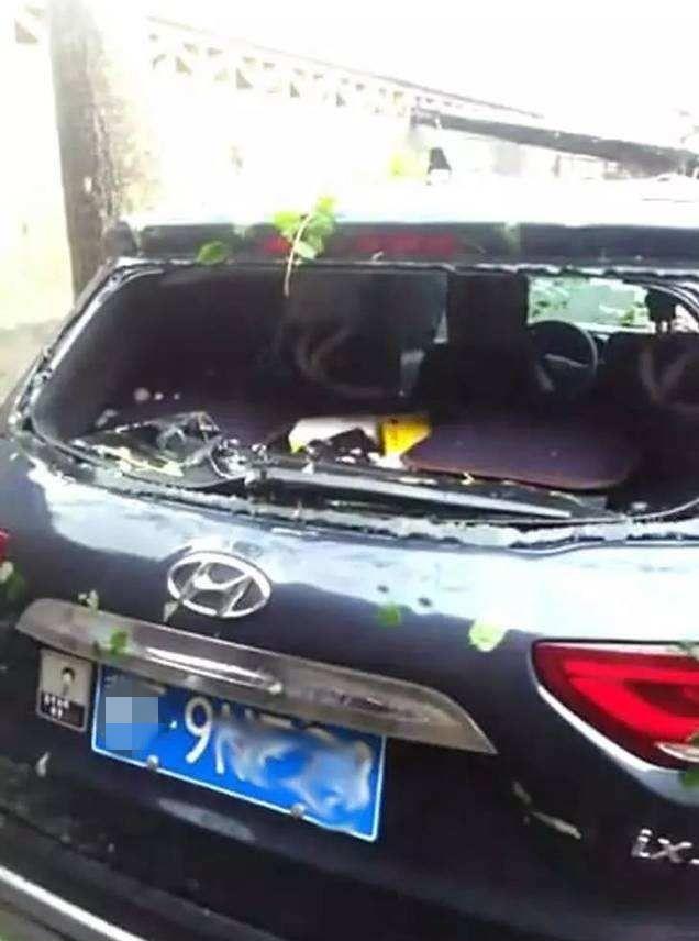 日系车真不安全吗德系美系谁更抗造看冰雹后被砸的车就明白了
