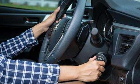 了解汽车启动原理，才知道用充电宝也能启动汽车