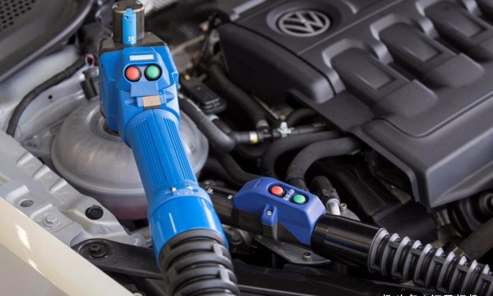 老司机教你汽车“四液”检查技巧，不懂会伤车还很危险