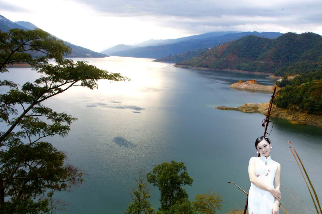 姚青春老家云南是个旅游的好地方，大自然风光山水风景美极了