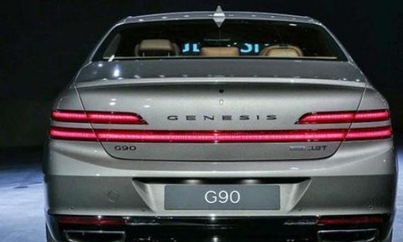 现代D级车实车亮相，3.3T爆375马力，气场不输百万宾利