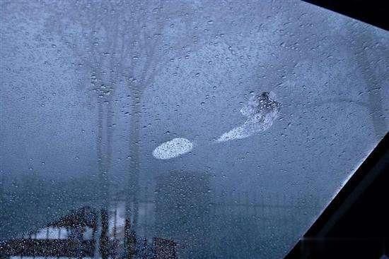 开了10年的车才知道，汽车上有一键除雾按键，别等车子报废才知道