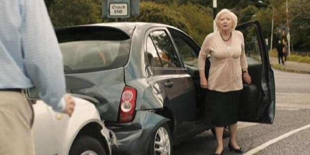 发生交通事故后，报保险和双方私了哪个更划算？