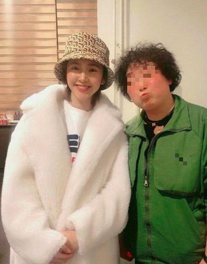 唐艺昕疑否认怀孕 健身房做运动尽力了