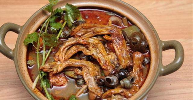 广西十大经典名菜"螺蛳鸭脚煲"家庭版做法,延缓衰老,抗氧化