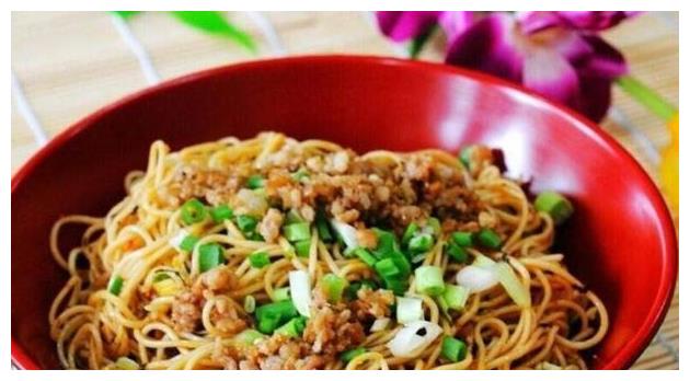 “自助面条”调料免费加,每人10块不加价,大胃王快来看