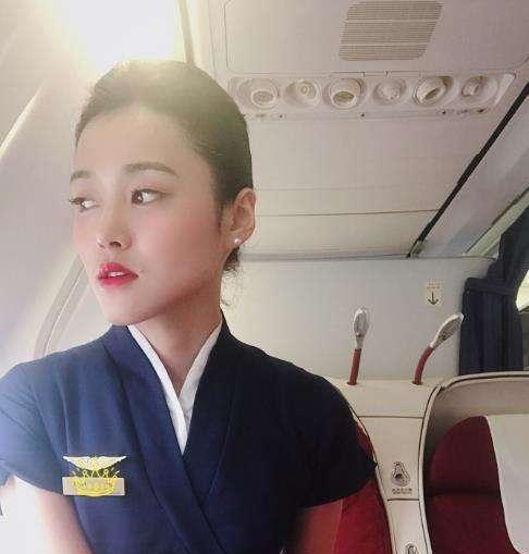 日本空姐的真实现状，曾经的“高高在上”，如今竟被迫做这样的事
