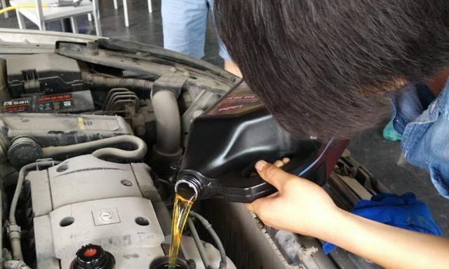 “中国式养车”的3种怪象，其实都是穷人思维在作怪