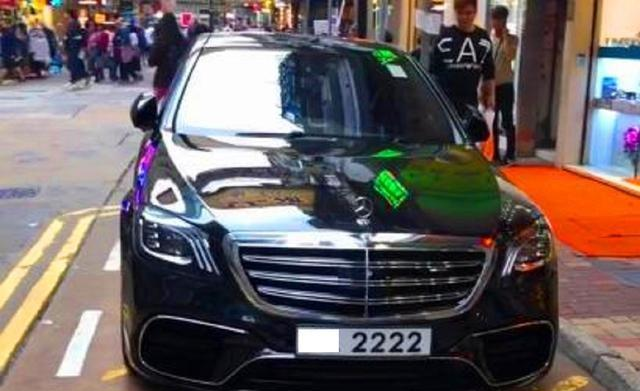 香港铜锣湾偶遇大佬座驾,奔驰AMG S63,车牌号表明了实力