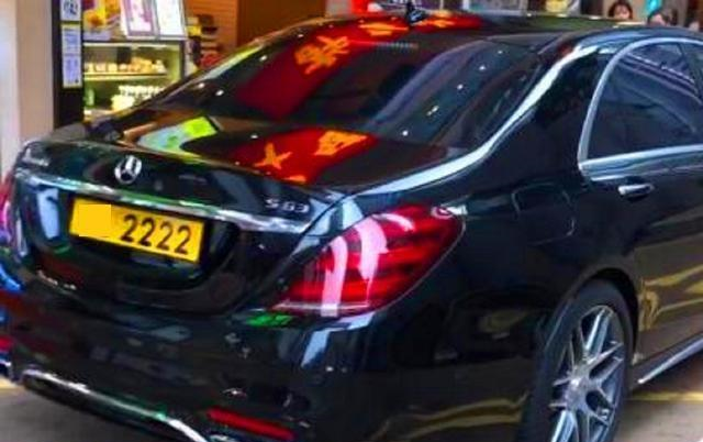 香港铜锣湾偶遇大佬座驾,奔驰AMG S63,车牌号表明了实力