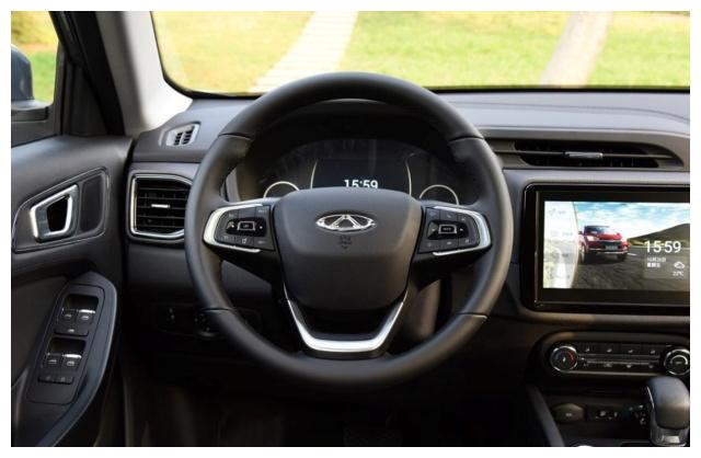 奇瑞十分卖力,6.59万起的小型SUV,对标CS15的目标相当明确