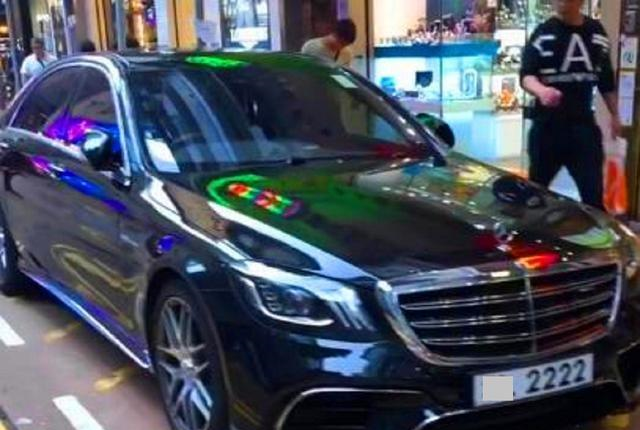 香港铜锣湾偶遇大佬座驾,奔驰AMG S63,车牌号表明了实力