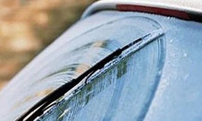 开车前千万别用雨刮器刮雪！这一点老司机都懂