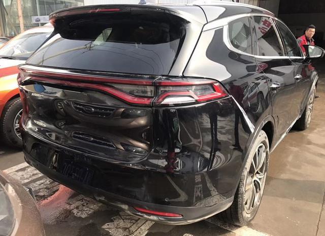 比亚迪换代唐燃油版正式到店，除了颜值大增以外这次连车标也换了