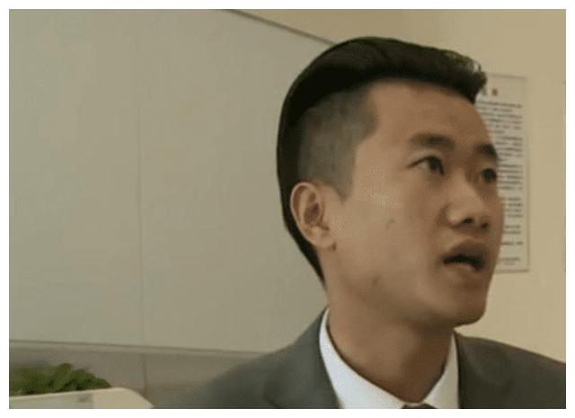 小伙刚提车2小时,就到买车4S店退车,4s店:这洞是个人都看得见
