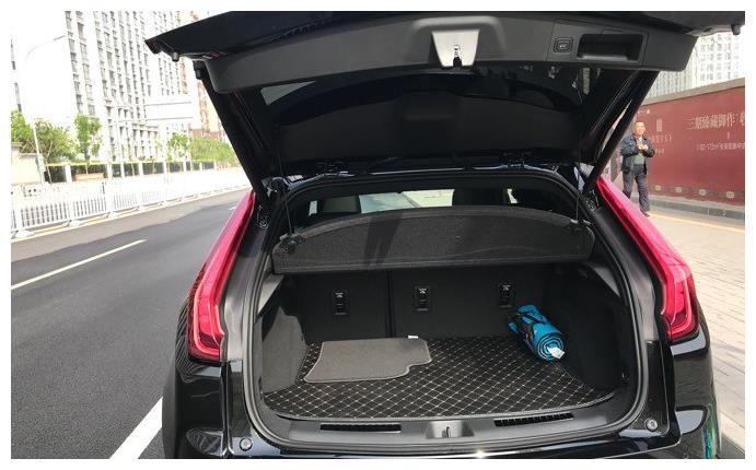 没得沃尔沃XC40,裸车26万买了这款车,提车1个月表示有话要说