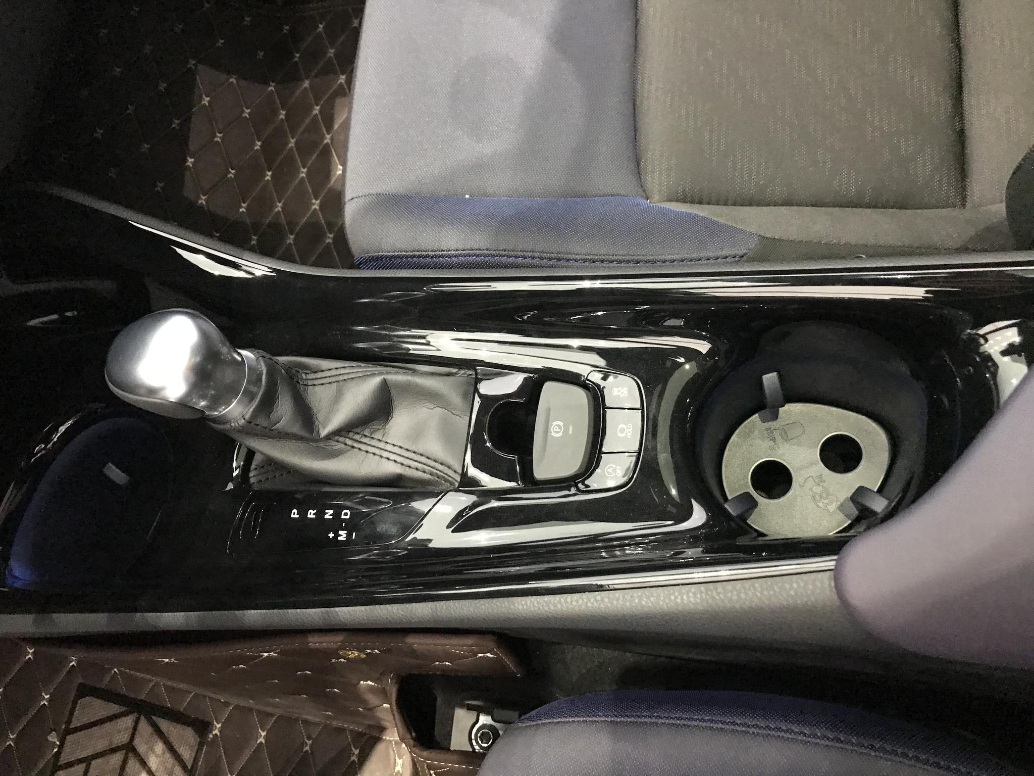 大路探店实拍:一汽丰田奕泽与广汽丰田CHR 到