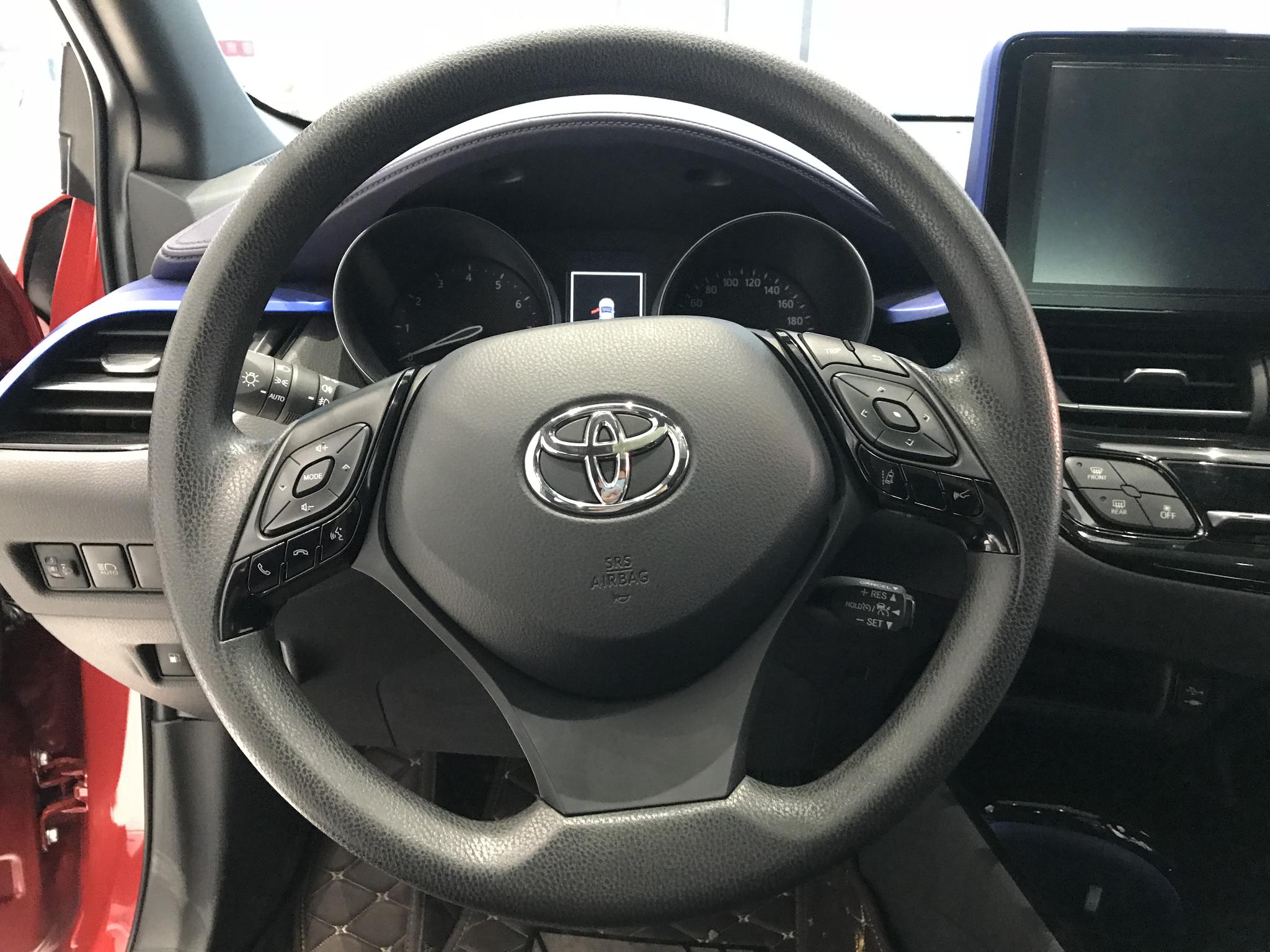 大路探店实拍:一汽丰田奕泽与广汽丰田CHR 到