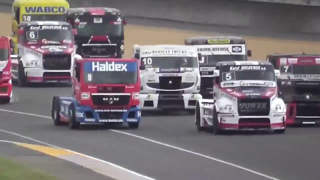 跑车漂移都看腻了吧？看看拖头车玩漂移！