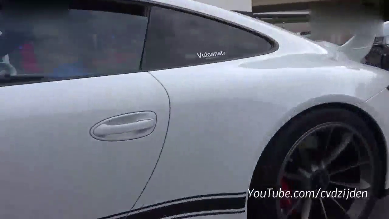 黑白GT3超级跑车，一溜烟就没影了！