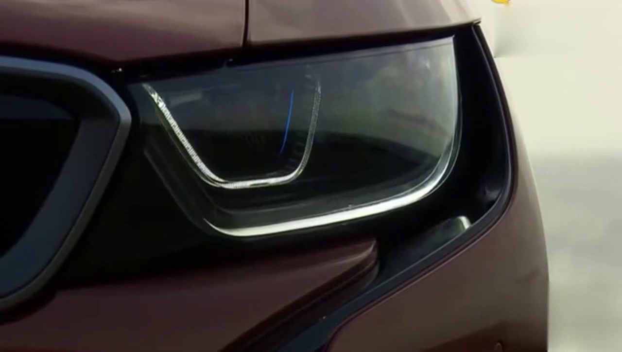 跑车：2018宝马i8跑车，展现不一样的速度与激情！