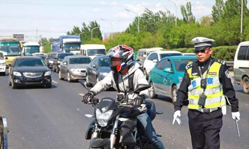 新国标之后电动车又“摊上事”了，后座不许坐人？车主：被逼疯了