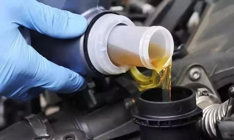 换机油的时候留4个心眼，师傅会以为你很懂车，还能少花钱