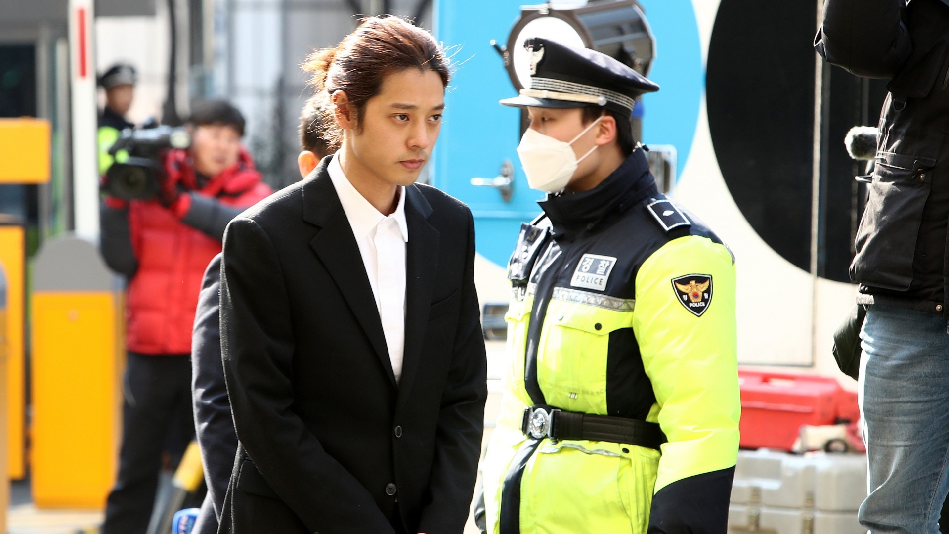 胜利郑俊英性丑闻背后 韩国社会为何尽是偷拍镜头 郑俊英 偷拍 韩国 新浪新闻