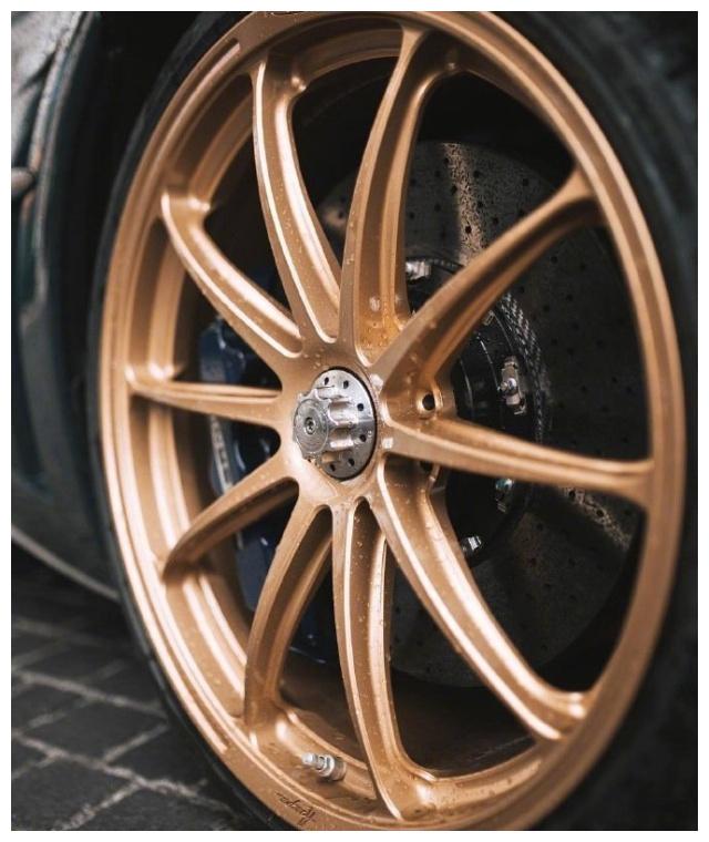 土豪收藏必备帕加尼Huayra