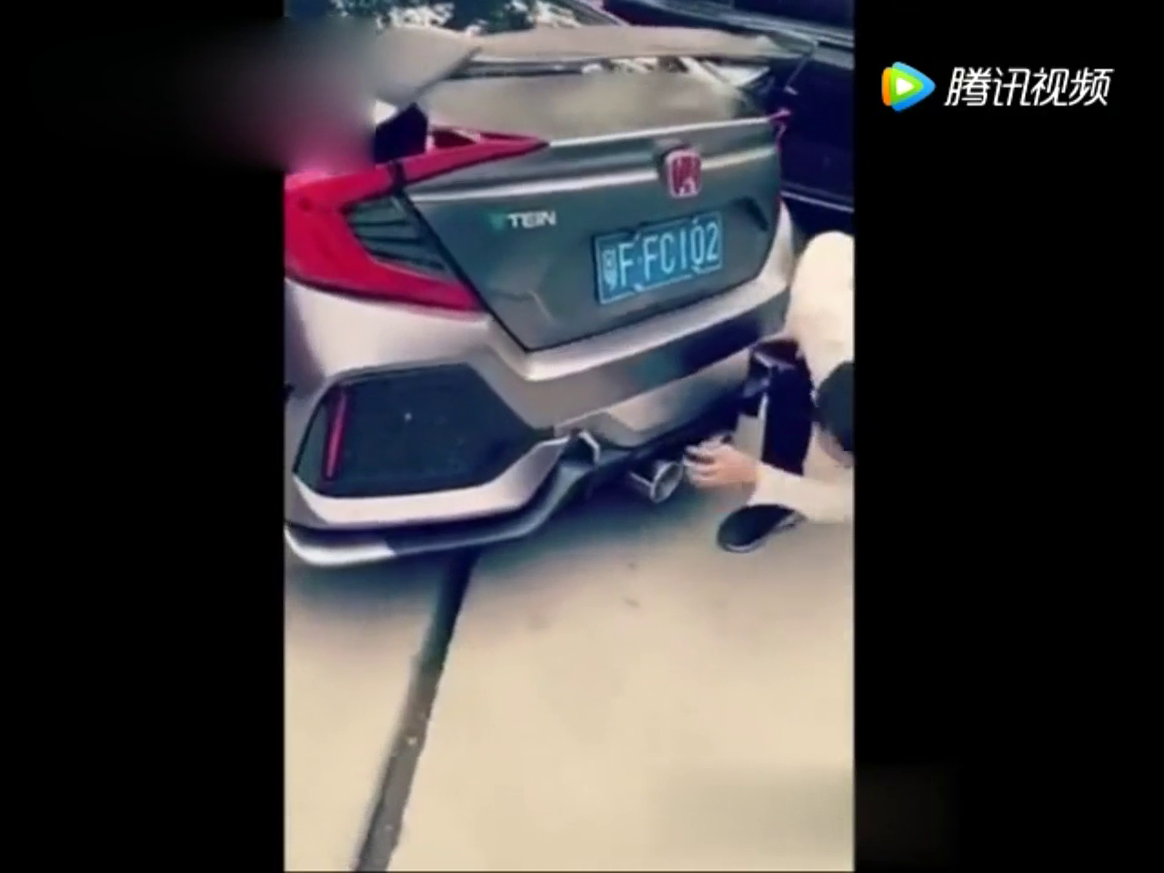 开思域的人，总是以为自己开的是跑车