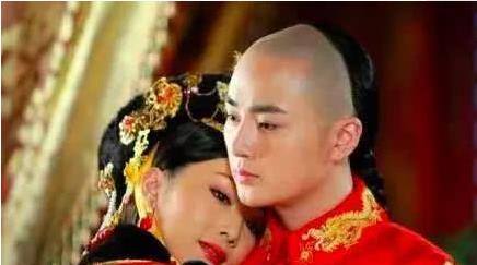 她从皇上的奶娘最后变成了皇上的贵妃，还险些成为皇后