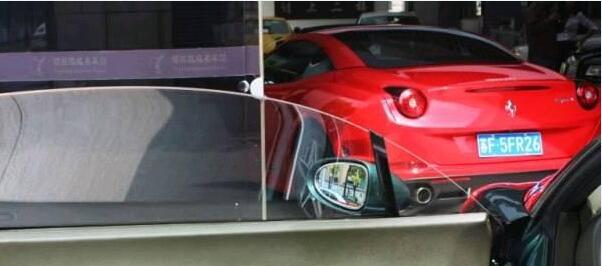 江苏启东汇龙镇实拍法拉利跑车，车龄已有七八年，仍旧很拉风！