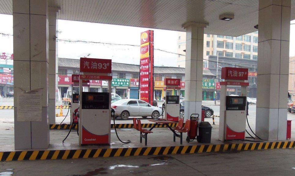 私营加油站5块多一升，中石化7块多，为何车主会选择后者？