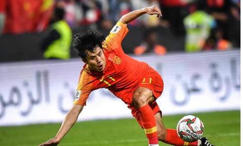 蒿俊闵亚洲杯惊艳表现引德甲沙尔克04官方盛