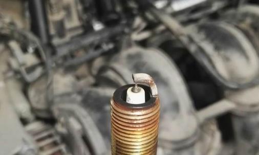 出现这2种情况，证明火花塞该换了，否则等着发动机报废