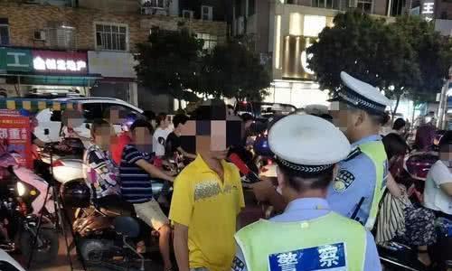 电动车带孙子被罚200，老大爷怒了：让我带空气吗？