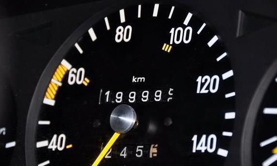 机油1万公里更换一次？老司机：这是在毁车，发动机早晚报废！