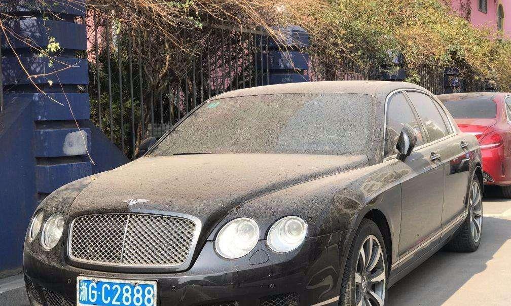 汽车使用频率低，一年跑不到一万公里就不用保养？老司机：别傻了