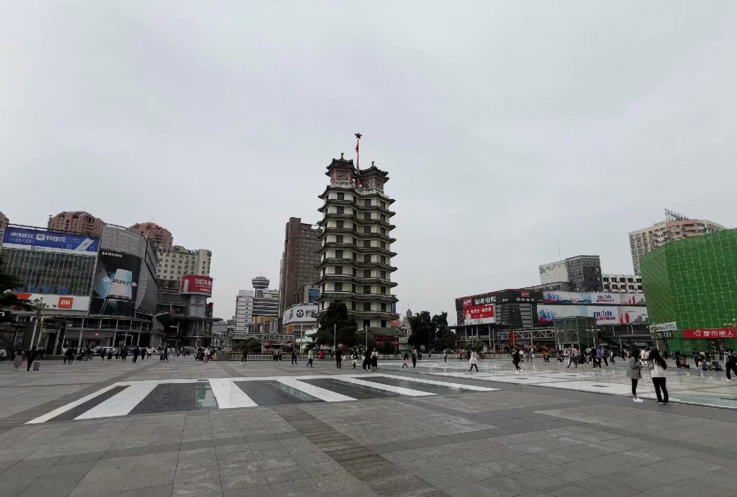 郑州的城市标志:二七纪念塔